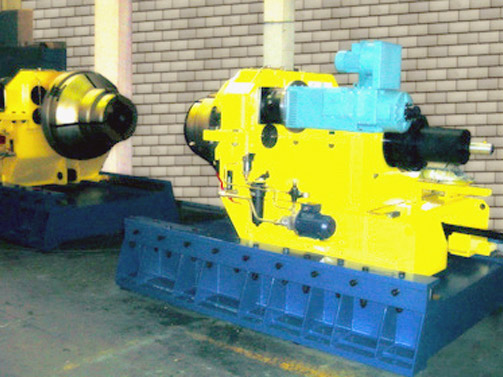 Double decoiler for 40 t and strip thickness of 15 mm.